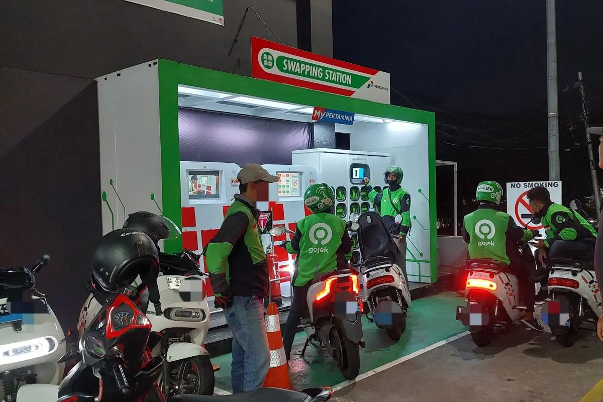 Pemerintah Prioritaskan Ojol dan Kendaraan Dinas Gunakan Motor Listrik Mulai 2027