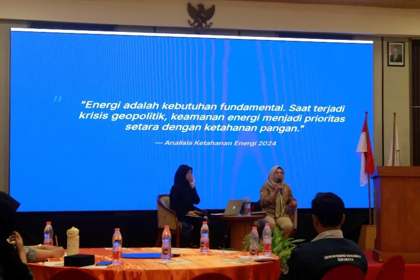 Refleksi Dewan Energi Mahasiswa Surabaya Bahas Navigasi Geopolitik Energi Global