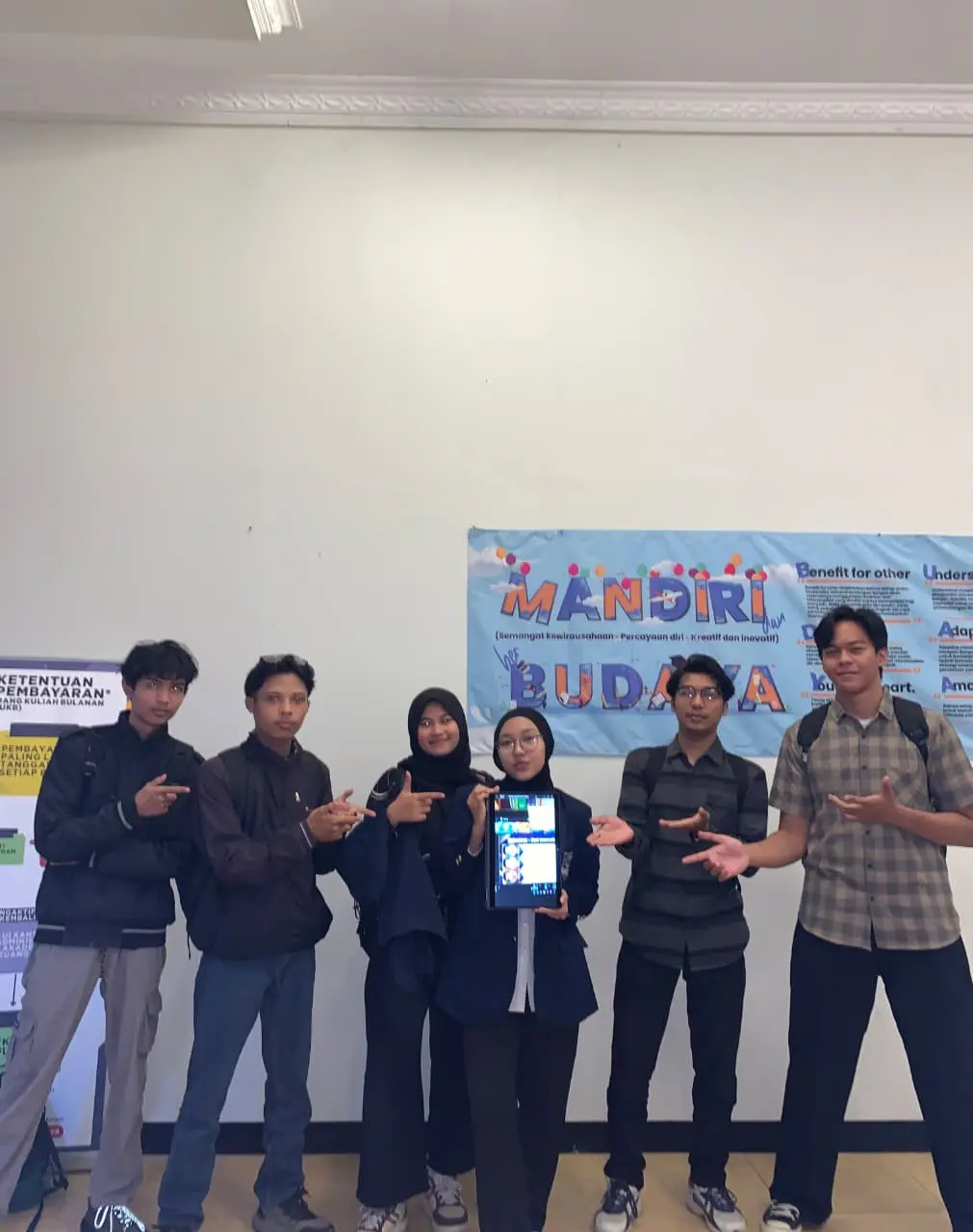 Mahasiswa Prodi Sistem Informasi UHB Juara 1 Best Innovative “Aplikasi PharmaStock” dalam Seminar Nasional Penelitian dan Pengabdian Kepada Masyarakat 2026